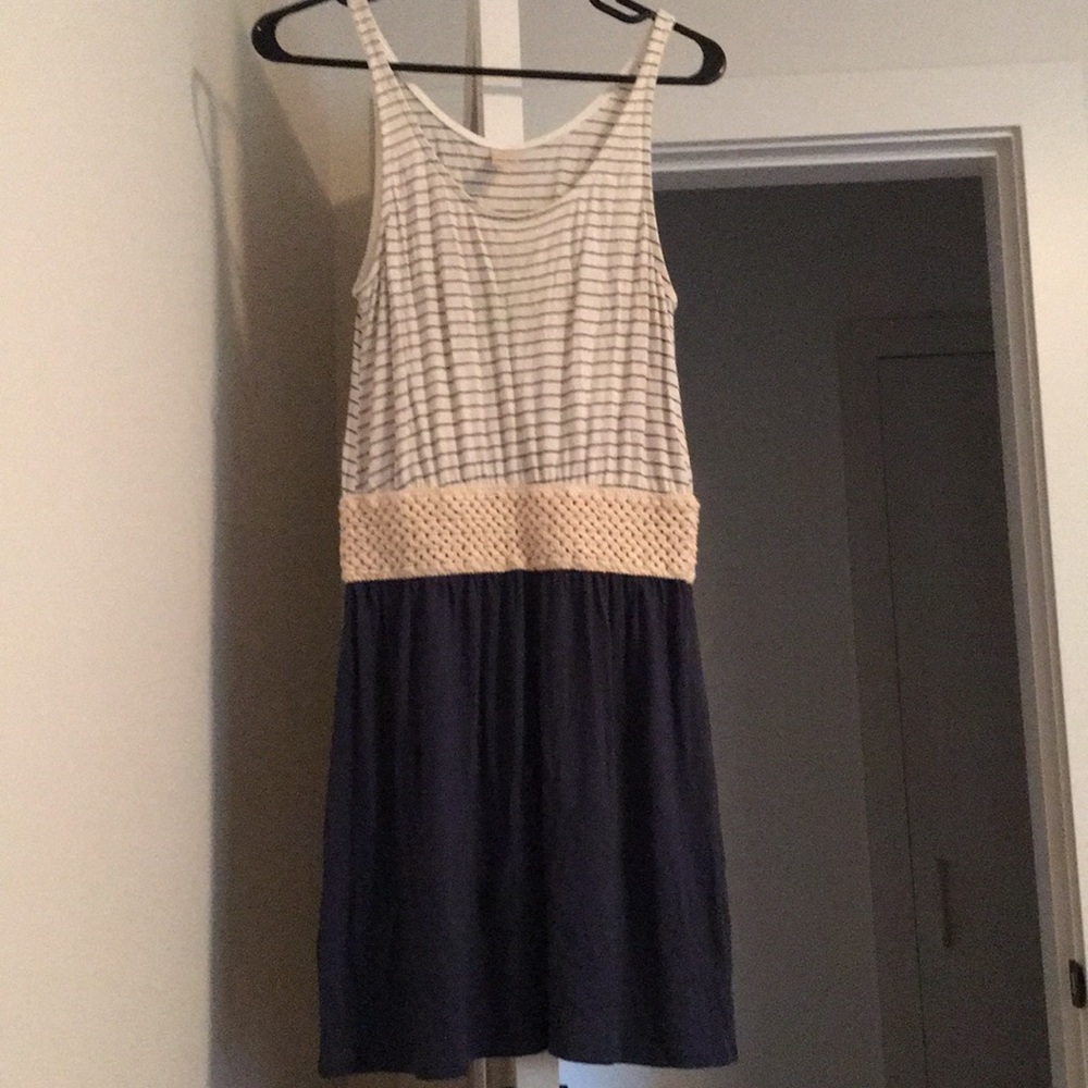 Sailer-like summer mini dress.